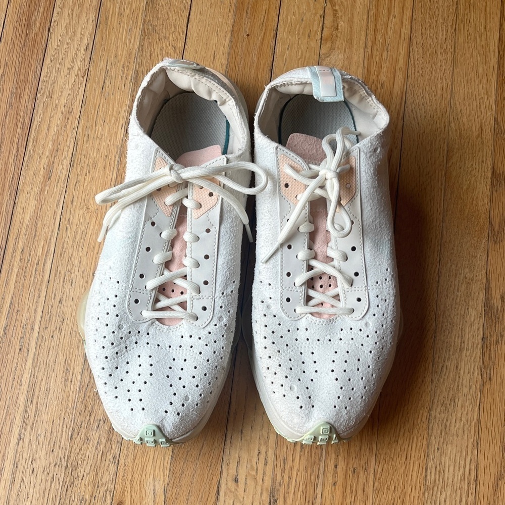 Ivory, Pink Green Nike Zoom Type Sneakers Nu 354